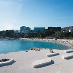 Apartments Villa Pjer - Pool & Private Parking Near Beach Znjan