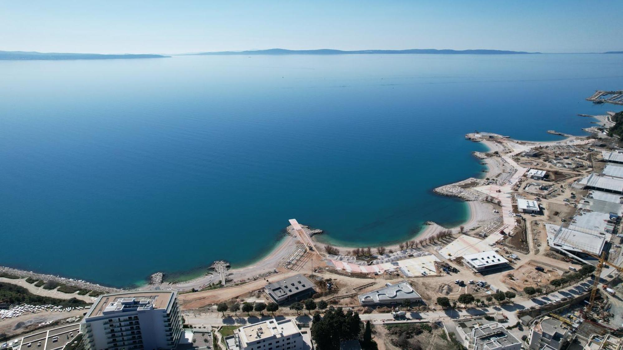 Apartments Villa Pjer - Pool & Private Parking Near Beach Znjan Apartment