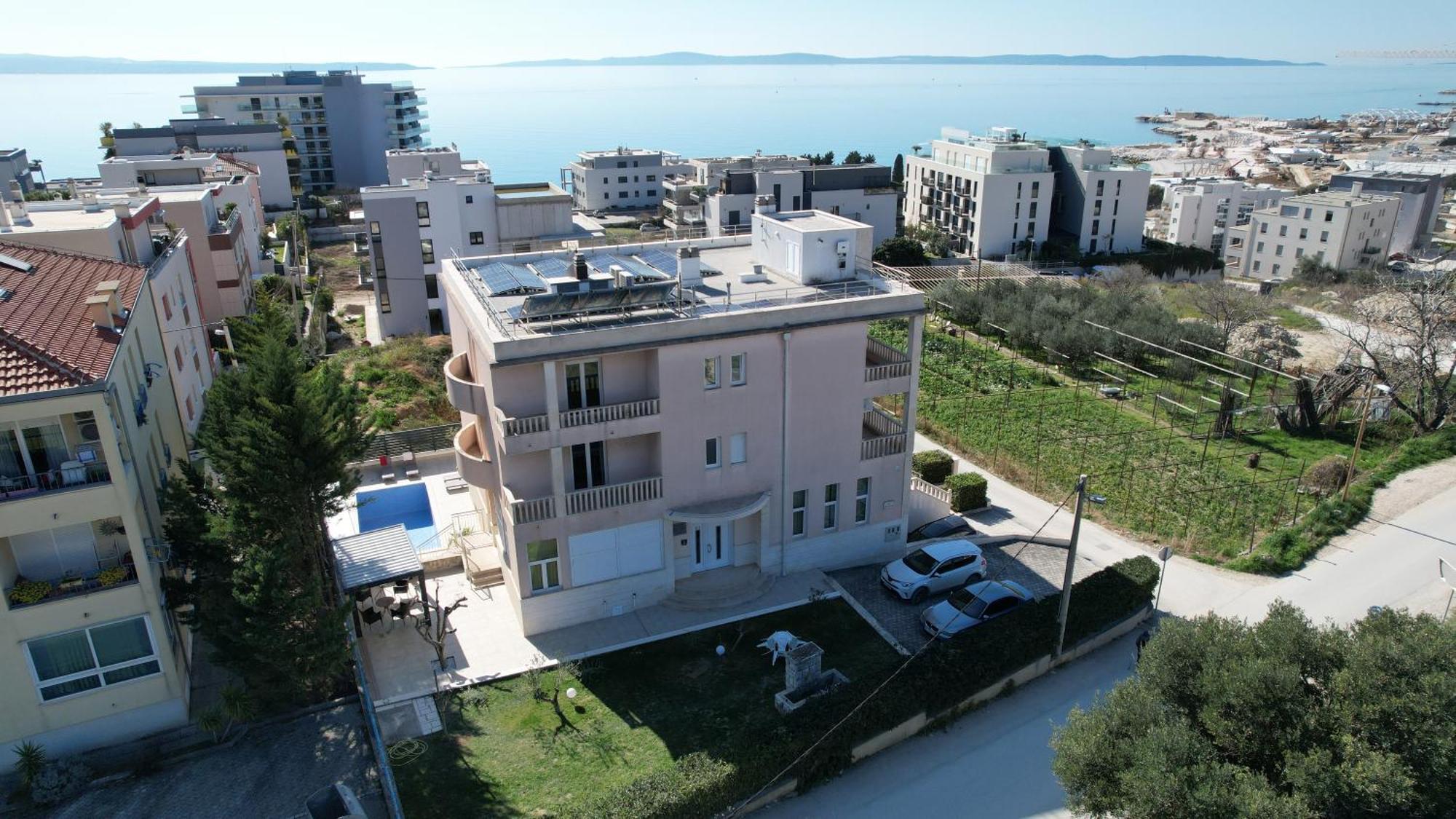Apartment Apartments Villa Pjer - Pool & Private Parking Near Beach Znjan Split