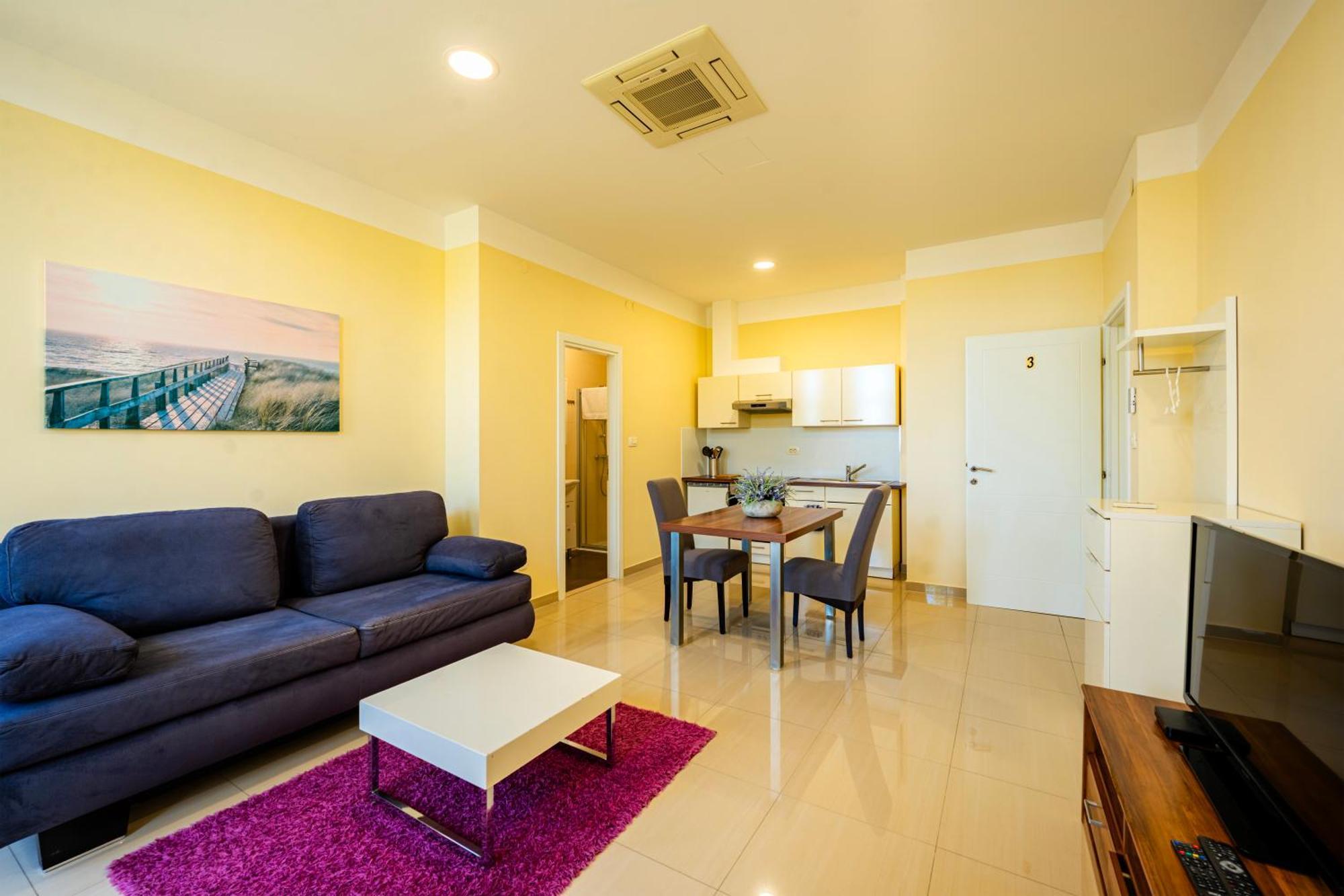 Apartment Apartments Villa Pjer - Pool & Private Parking Near Beach Znjan *