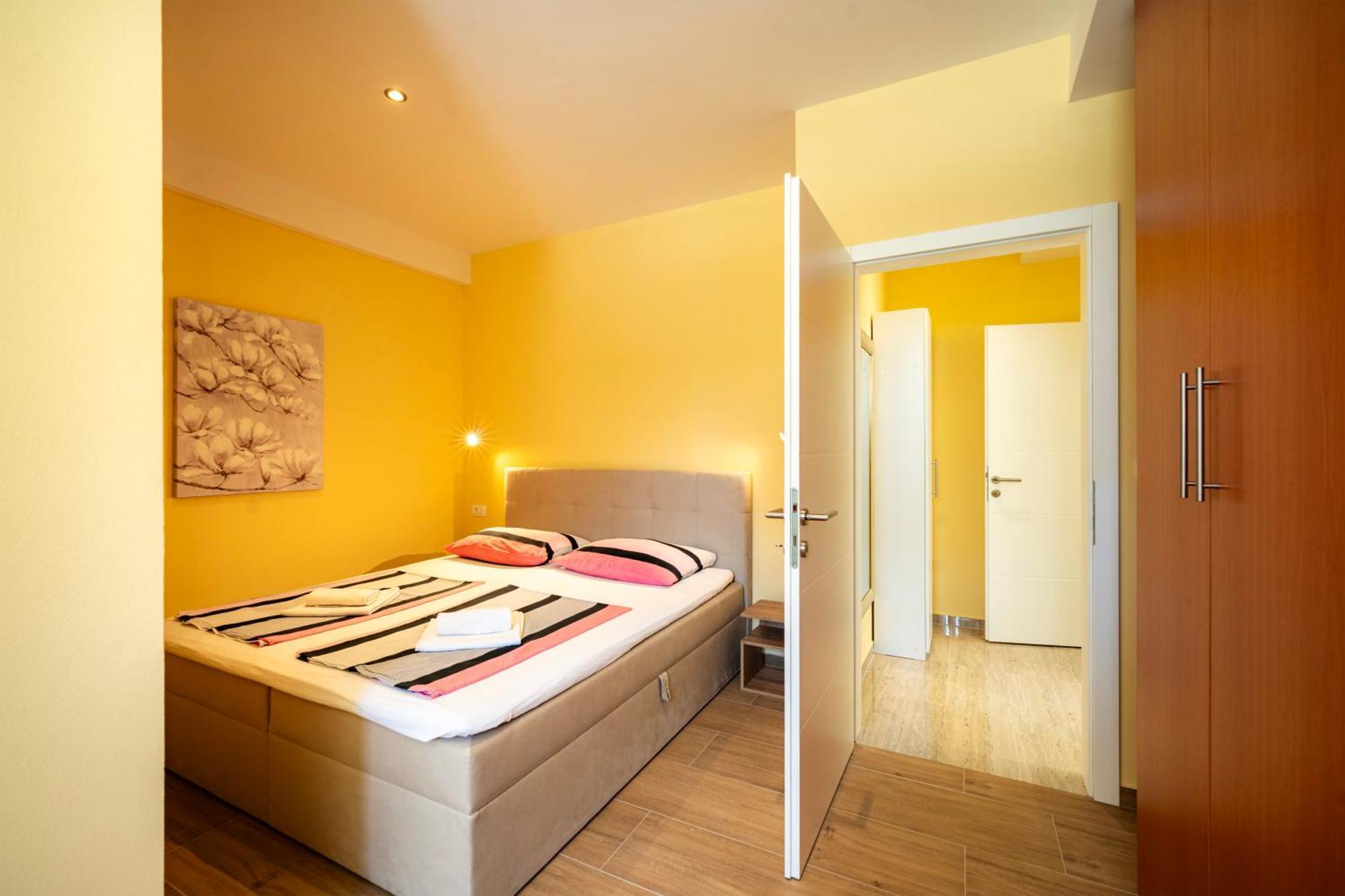 Apartment Apartments Villa Pjer - Pool & Private Parking Near Beach Znjan *