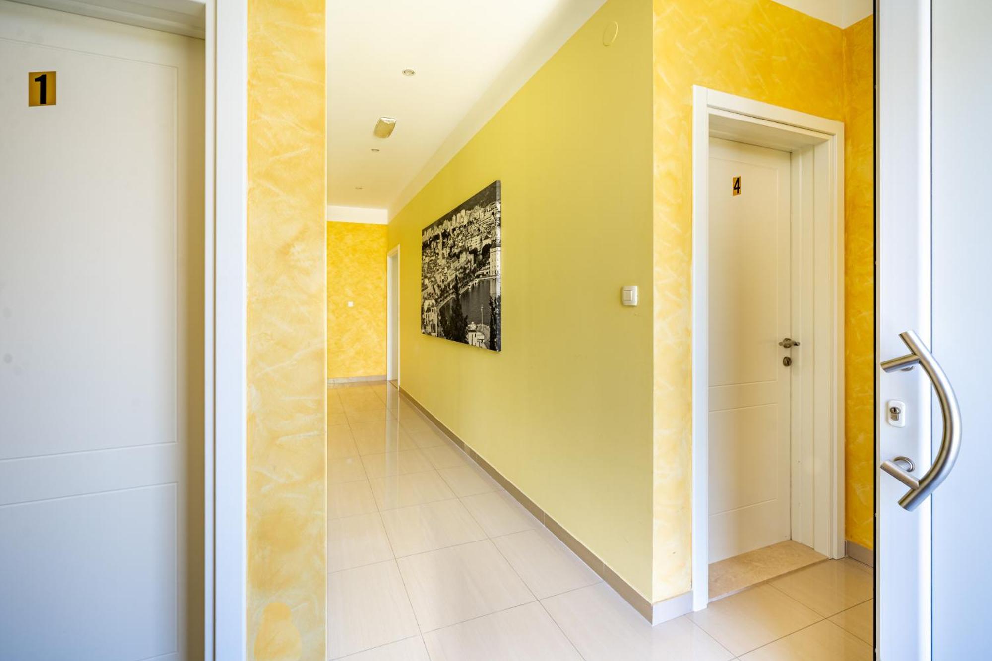 Apartment Apartments Villa Pjer - Pool & Private Parking Near Beach Znjan *