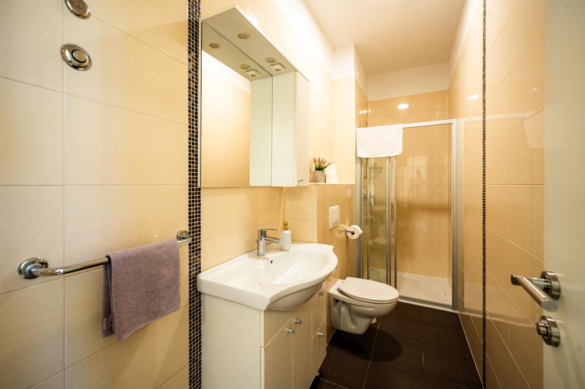 Apartment Apartments Villa Pjer - Pool & Private Parking Near Beach Znjan Split