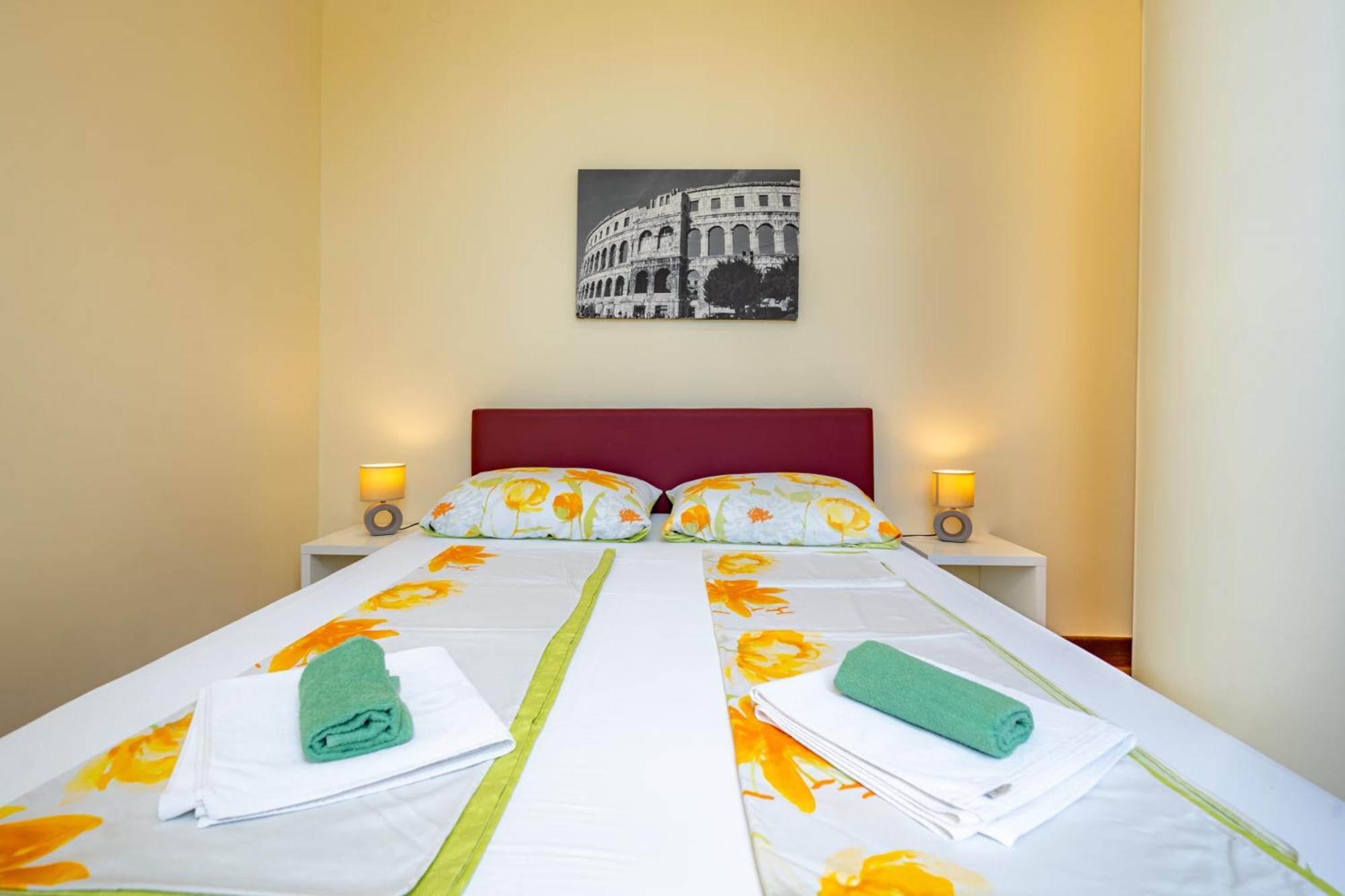Apartments Villa Pjer - Pool & Private Parking Near Beach Znjan * Split