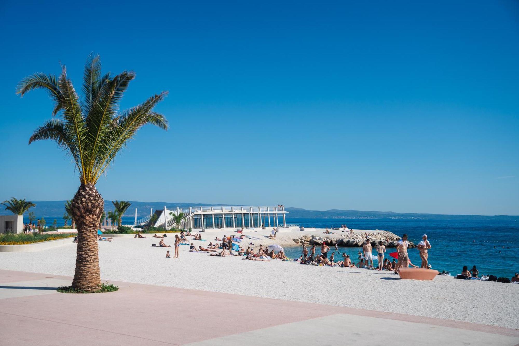 Apartments Villa Pjer - Pool & Private Parking Near Beach Znjan Apartment Split