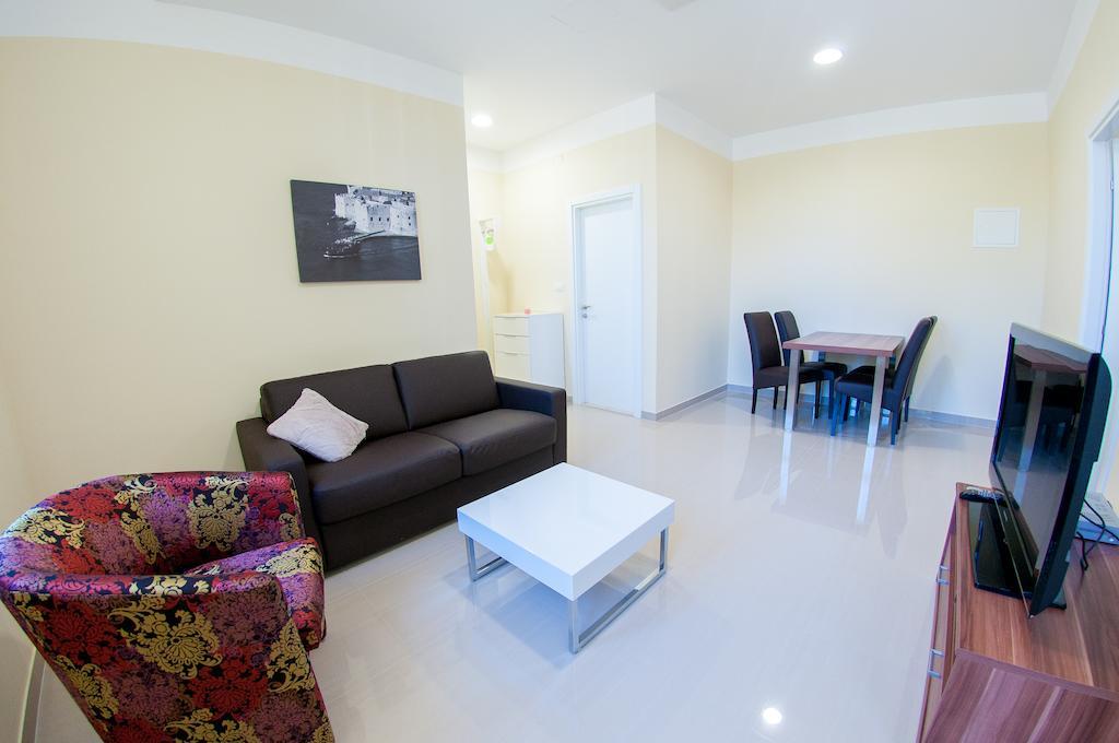 Apartments Villa Pjer - Pool & Private Parking Near Beach Znjan