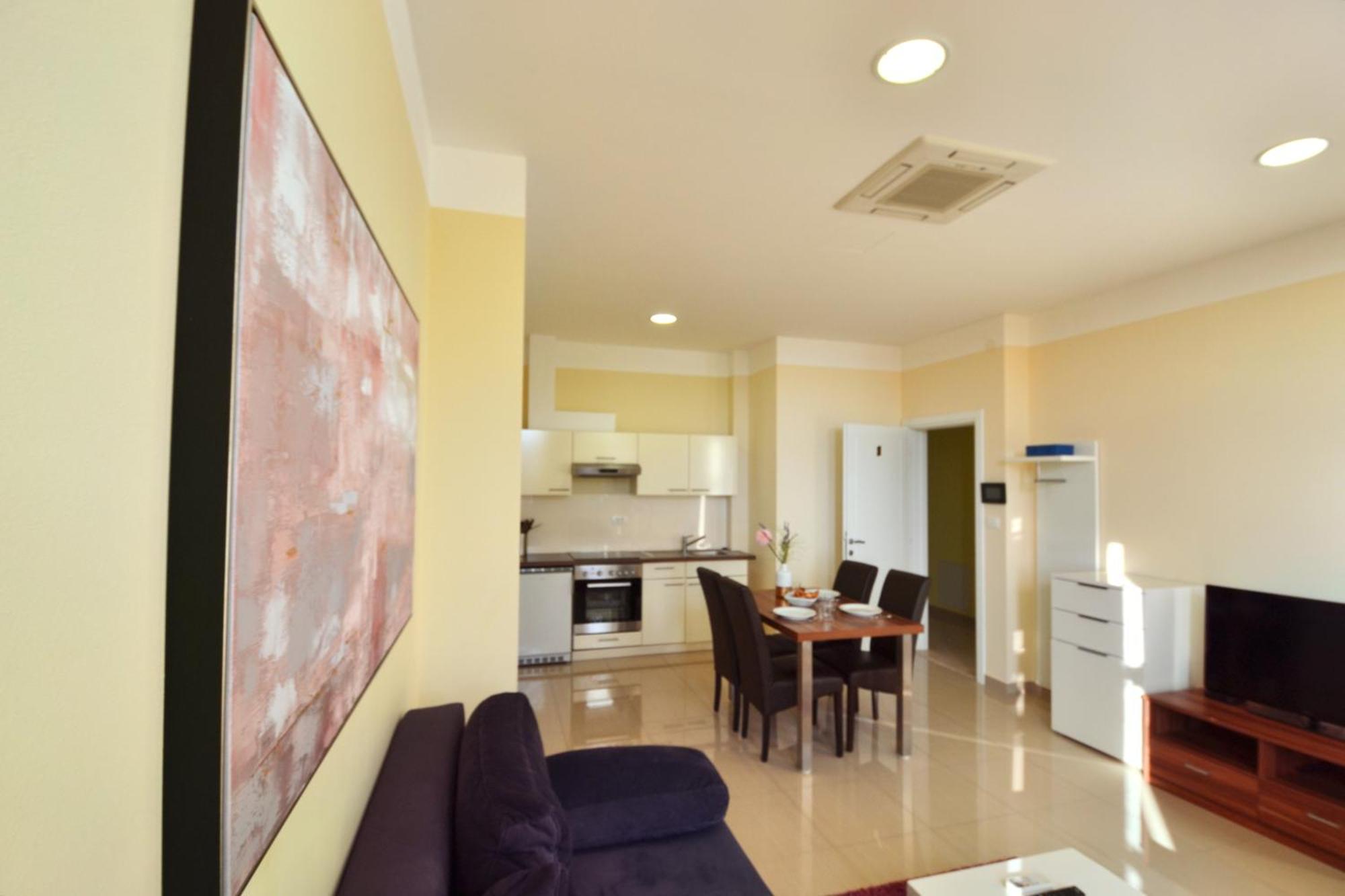 Apartments Villa Pjer